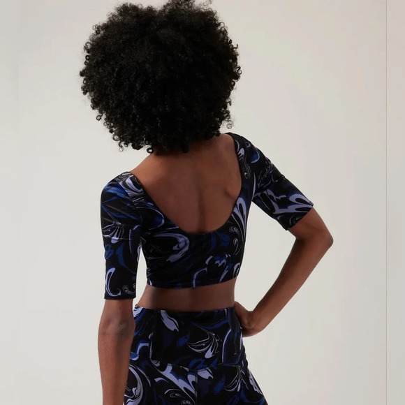 Athleta Exhilarate Velvet Crop A C Size Medium - Picture 6 of 9